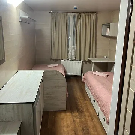 Newhome Hostel *
